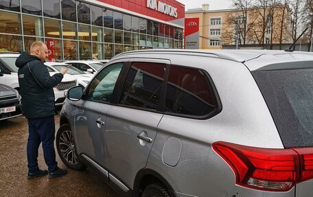 Mitsubishi Outlander III рестайлинг 3, 2015 год, 2 250 000 рублей, 5 фотография