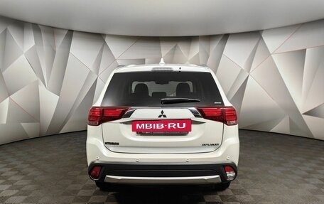 Mitsubishi Outlander III рестайлинг 3, 2018 год, 2 097 000 рублей, 7 фотография