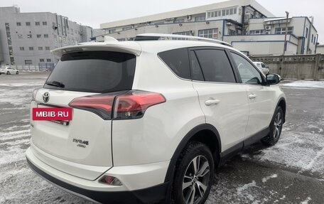 Toyota RAV4, 2017 год, 2 730 000 рублей, 6 фотография