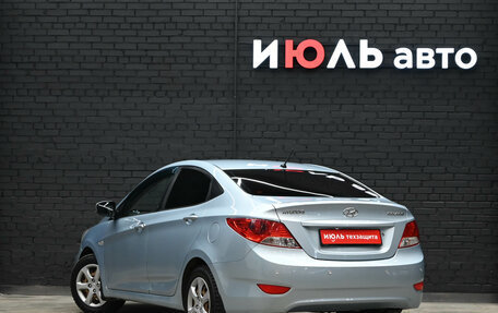 Hyundai Solaris II рестайлинг, 2011 год, 740 000 рублей, 4 фотография