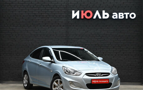 Hyundai Solaris II рестайлинг, 2011 год, 740 000 рублей, 3 фотография