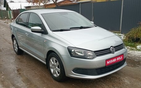 Volkswagen Polo VI (EU Market), 2014 год, 900 000 рублей, 1 фотография