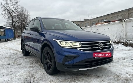 Volkswagen Tiguan II, 2022 год, 3 880 000 рублей, 2 фотография