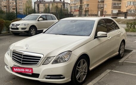 Mercedes-Benz E-Класс, 2011 год, 1 480 000 рублей, 2 фотография