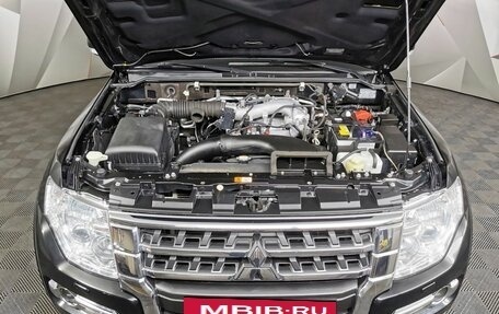 Mitsubishi Pajero IV, 2015 год, 2 455 000 рублей, 19 фотография