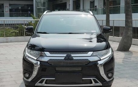 Mitsubishi Outlander III рестайлинг 3, 2022 год, 2 460 000 рублей, 14 фотография