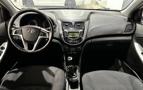 Hyundai Solaris II рестайлинг, 2011 год, 690 000 рублей, 12 фотография