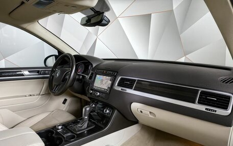 Volkswagen Touareg III, 2017 год, 3 375 000 рублей, 9 фотография