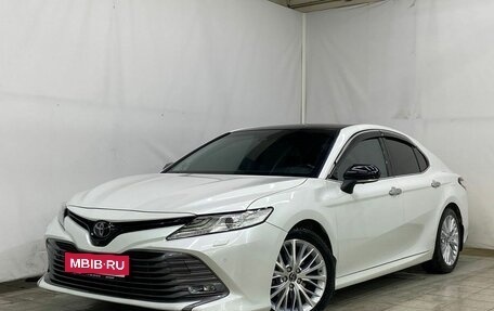 Toyota Camry, 2019 год, 3 000 000 рублей, 1 фотография