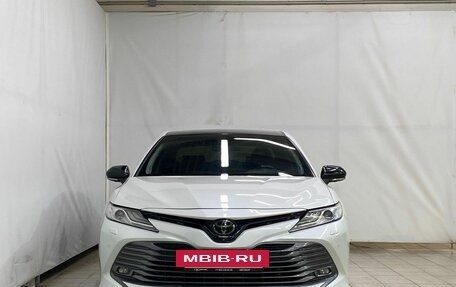 Toyota Camry, 2019 год, 3 000 000 рублей, 2 фотография