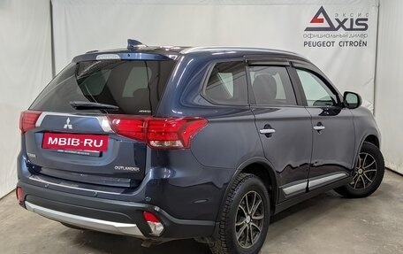 Mitsubishi Outlander III рестайлинг 3, 2017 год, 2 180 000 рублей, 3 фотография