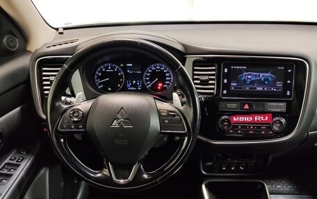 Mitsubishi Outlander III рестайлинг 3, 2017 год, 2 180 000 рублей, 11 фотография