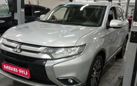 Mitsubishi Outlander III рестайлинг 3, 2015 год, 1 750 000 рублей, 1 фотография