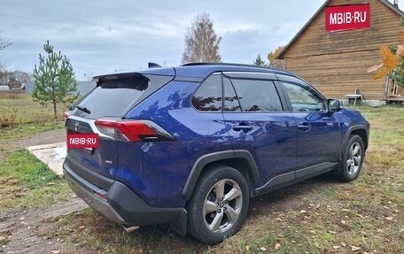 Toyota RAV4, 2021 год, 3 399 000 рублей, 4 фотография