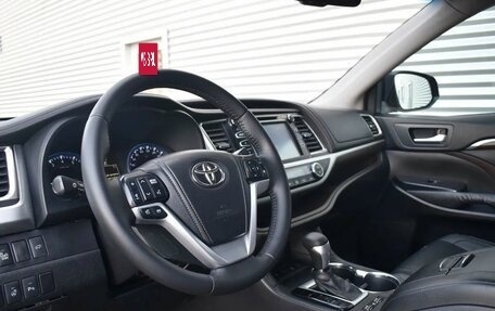 Toyota Highlander III, 2014 год, 2 639 000 рублей, 8 фотография