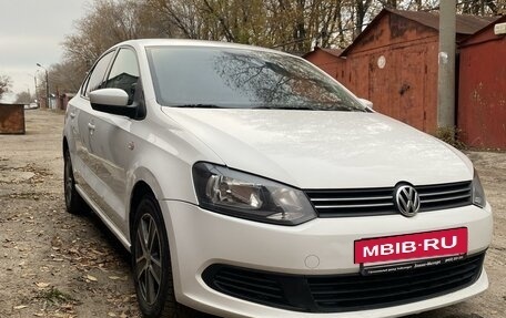 Volkswagen Polo VI (EU Market), 2011 год, 850 000 рублей, 2 фотография