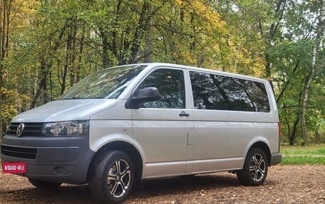 Volkswagen Caravelle T5, 2011 год, 1 980 000 рублей, 1 фотография