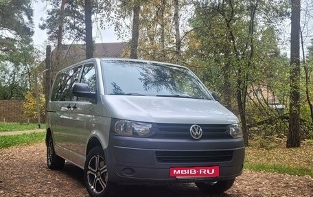 Volkswagen Caravelle T5, 2011 год, 1 980 000 рублей, 3 фотография