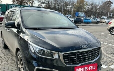 KIA Carnival III, 2018 год, 2 825 000 рублей, 2 фотография