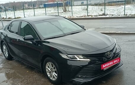 Toyota Camry, 2019 год, 2 300 000 рублей, 2 фотография