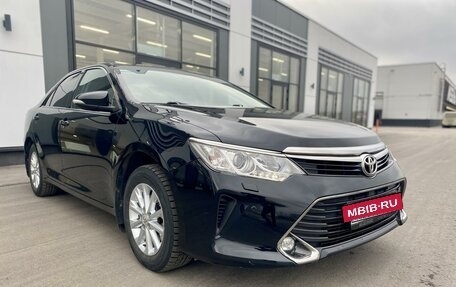 Toyota Camry, 2017 год, 2 695 000 рублей, 3 фотография