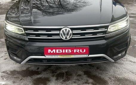 Volkswagen Tiguan II, 2018 год, 2 850 000 рублей, 3 фотография