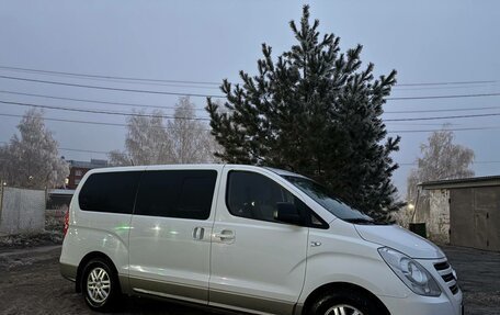 Hyundai H-1 II рестайлинг, 2016 год, 2 350 000 рублей, 4 фотография