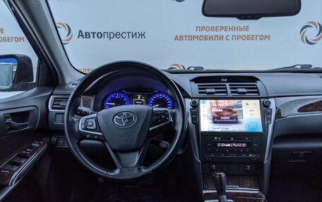 Toyota Camry, 2017 год, 2 590 000 рублей, 19 фотография