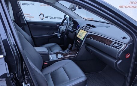 Toyota Camry, 2017 год, 2 590 000 рублей, 14 фотография