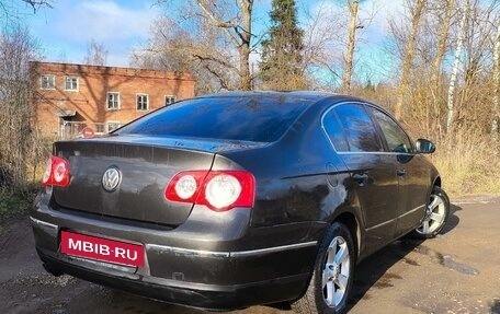 Volkswagen Passat B6, 2006 год, 620 000 рублей, 2 фотография