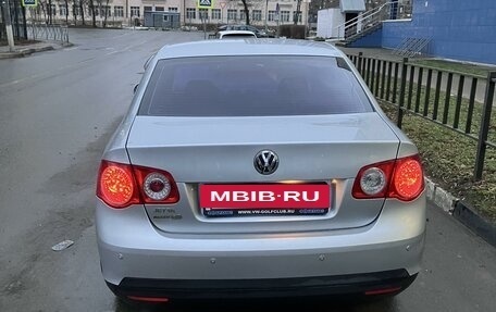 Volkswagen Jetta VI, 2009 год, 780 000 рублей, 4 фотография