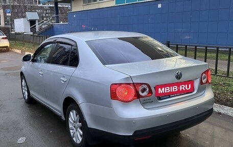 Volkswagen Jetta VI, 2009 год, 780 000 рублей, 3 фотография