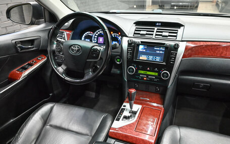 Toyota Camry, 2013 год, 2 120 000 рублей, 13 фотография