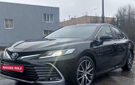 Toyota Camry, 2022 год, 3 700 000 рублей, 5 фотография