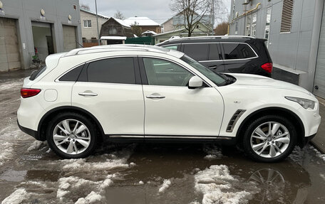 Infiniti QX70, 2014 год, 2 985 000 рублей, 7 фотография