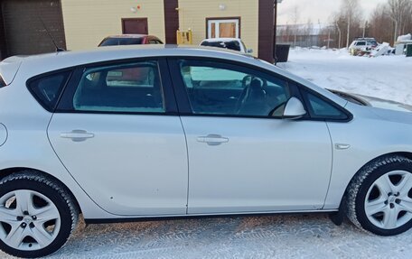 Opel Astra J, 2011 год, 720 000 рублей, 7 фотография