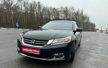 Honda Accord IX рестайлинг, 2013 год, 2 490 000 рублей, 4 фотография