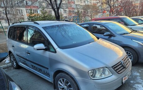 Volkswagen Touran III, 2004 год, 600 000 рублей, 2 фотография