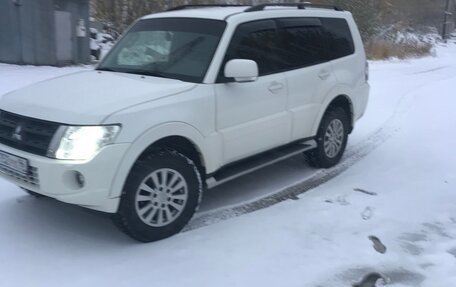 Mitsubishi Pajero IV, 2011 год, 2 000 000 рублей, 2 фотография