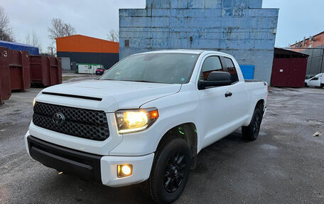 Toyota Tundra II, 2021 год, 5 730 000 рублей, 1 фотография