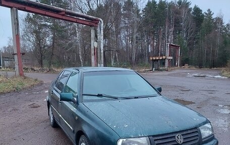 Volkswagen Vento, 1996 год, 190 000 рублей, 2 фотография