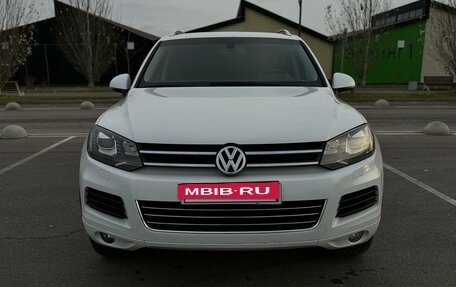 Volkswagen Touareg III, 2012 год, 2 120 000 рублей, 2 фотография