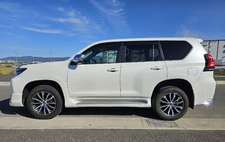 Toyota Land Cruiser Prado 150 рестайлинг 2, 2021 год, 3 270 000 рублей, 6 фотография