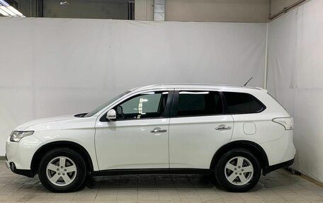 Mitsubishi Outlander III рестайлинг 3, 2014 год, 1 830 000 рублей, 8 фотография