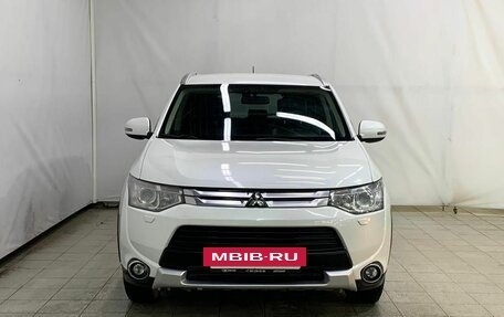 Mitsubishi Outlander III рестайлинг 3, 2014 год, 1 830 000 рублей, 2 фотография