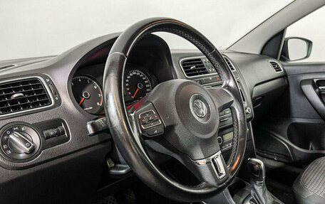 Volkswagen Polo VI (EU Market), 2011 год, 900 000 рублей, 13 фотография