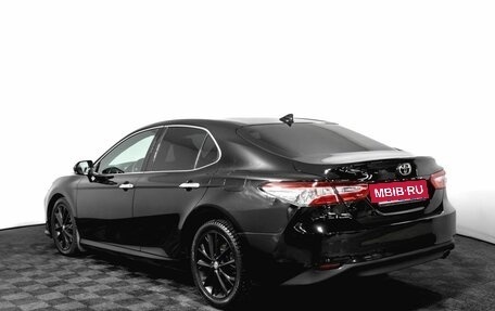 Toyota Camry, 2019 год, 2 850 000 рублей, 8 фотография