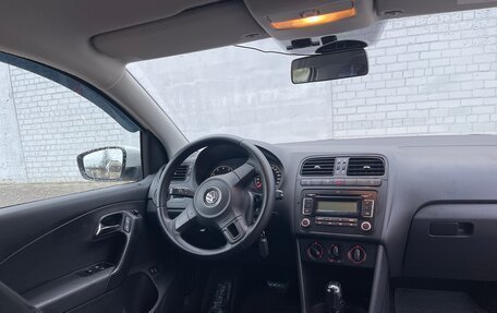 Volkswagen Polo VI (EU Market), 2011 год, 740 000 рублей, 17 фотография