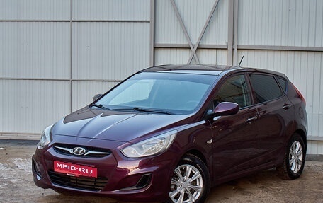 Hyundai Solaris II рестайлинг, 2011 год, 895 000 рублей, 1 фотография