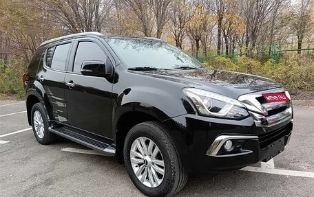 Isuzu MU-X, 2023 год, 4 040 000 рублей, 1 фотография